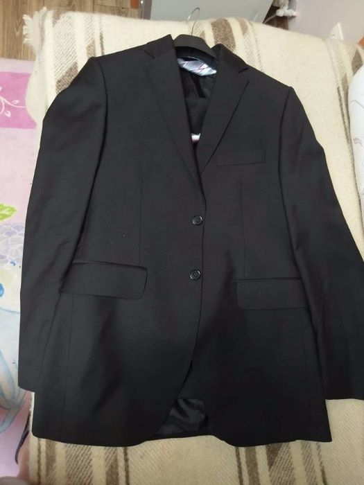 ЧИСТО НОВ Мъжки костюм Roy Robson 100% вълна , размер М