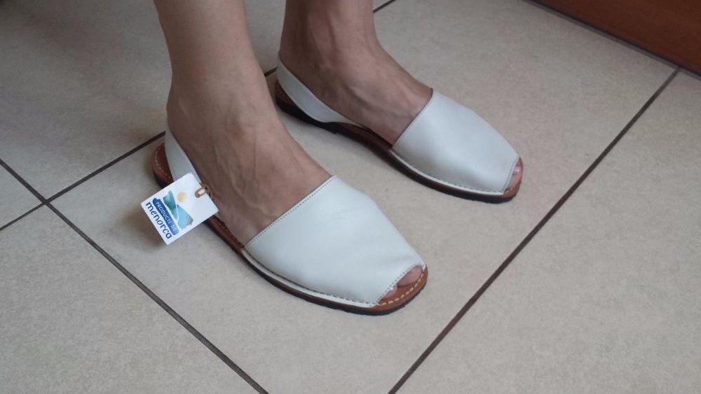 sandale unisex mar. 42,albe