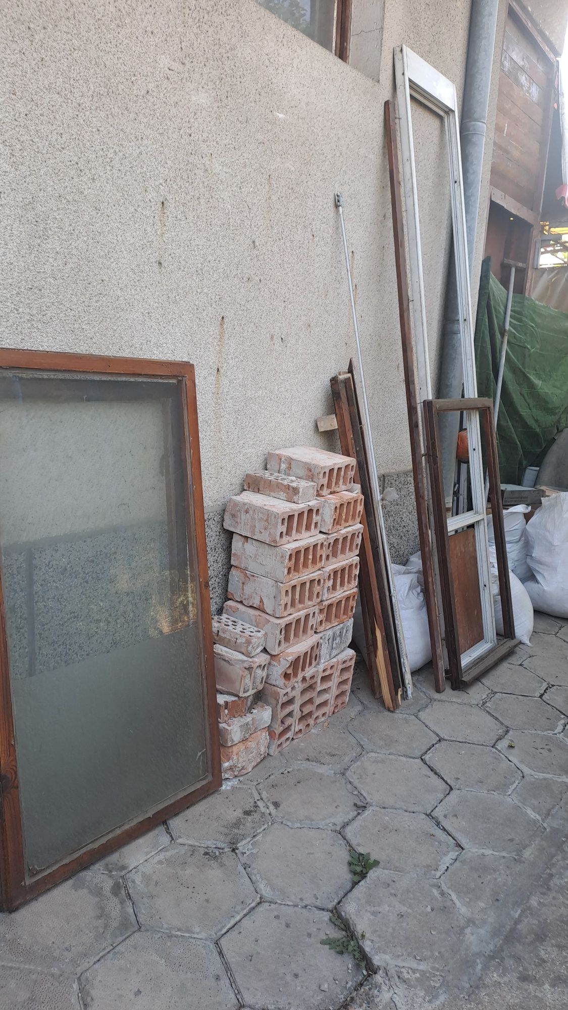 Тухли подаряват се