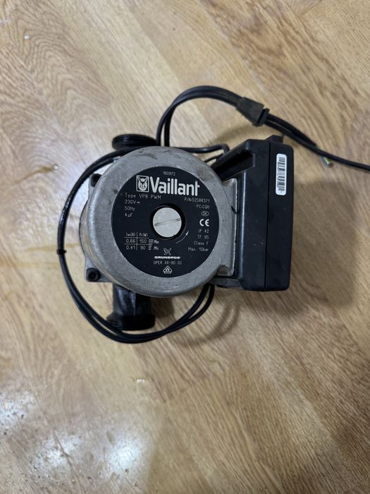 Pompa de recirculare VAILLANT.