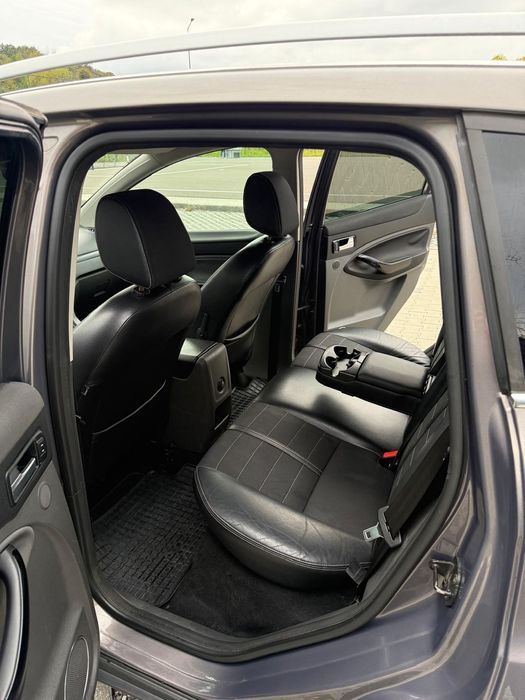 Vând Ford Kuga 2012