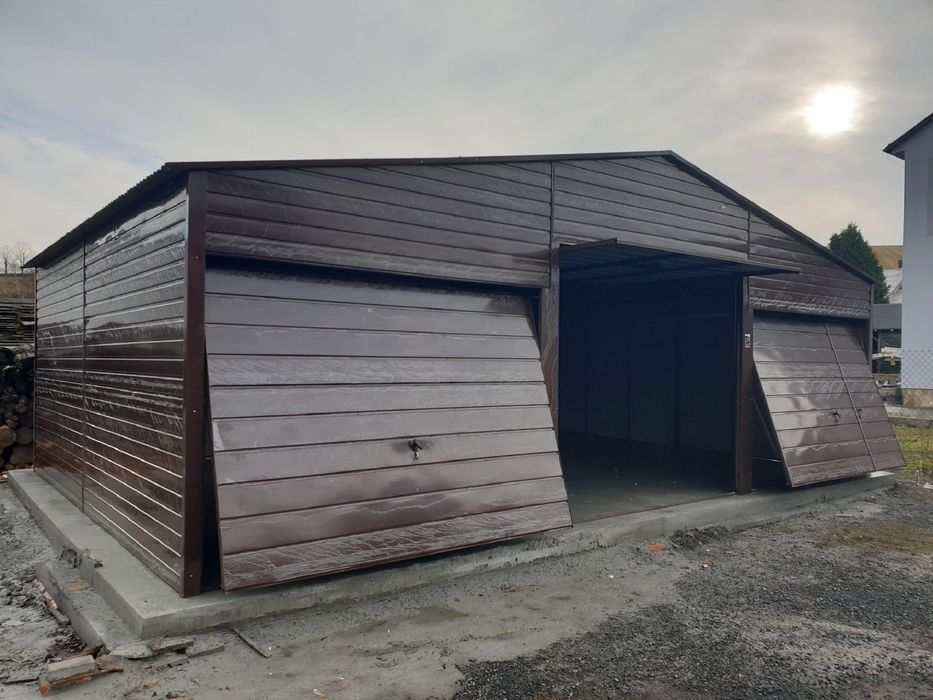 Garaj pe structura metalica 3.9 x 5m