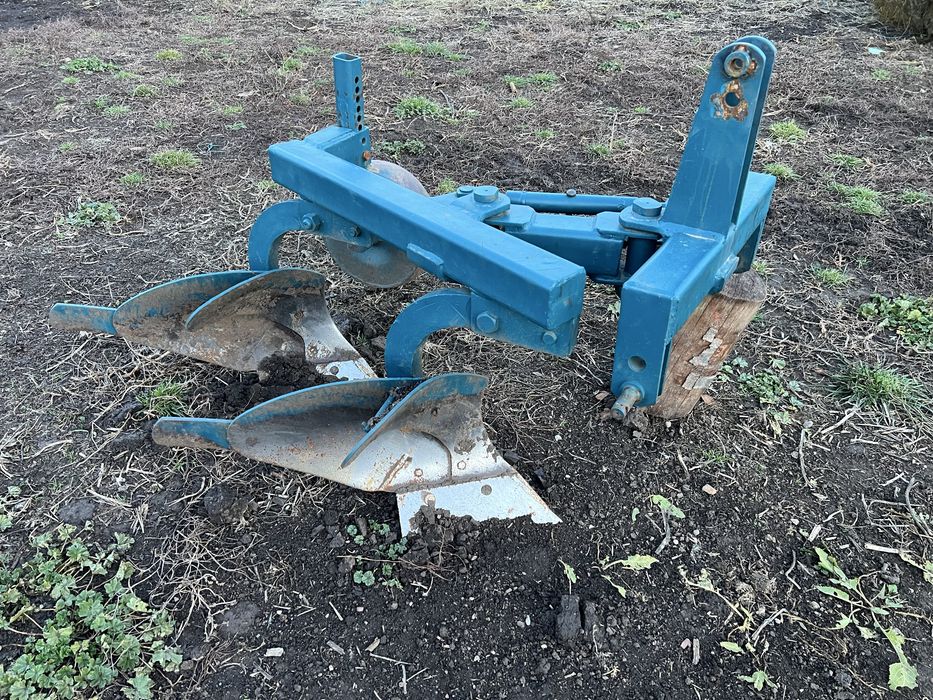 Plug cu două tulpițe