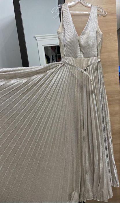 Шикарное вечернее платье