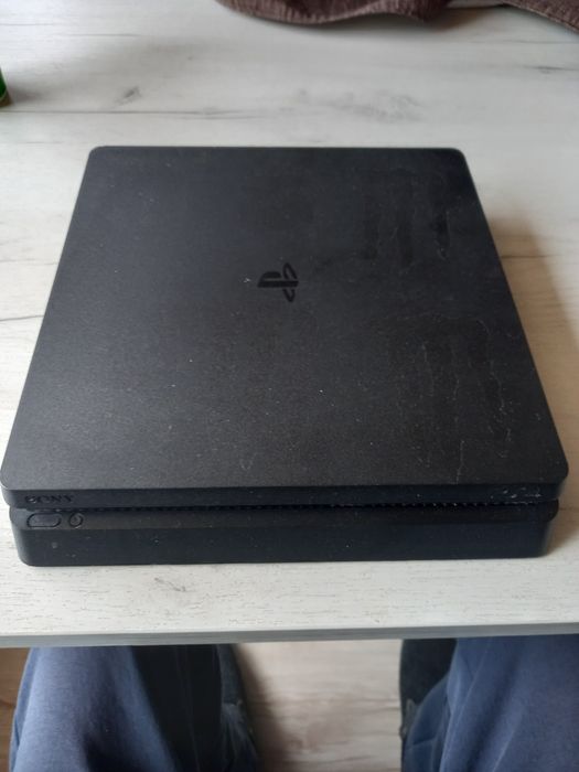 PS4 със 6 игри!!!