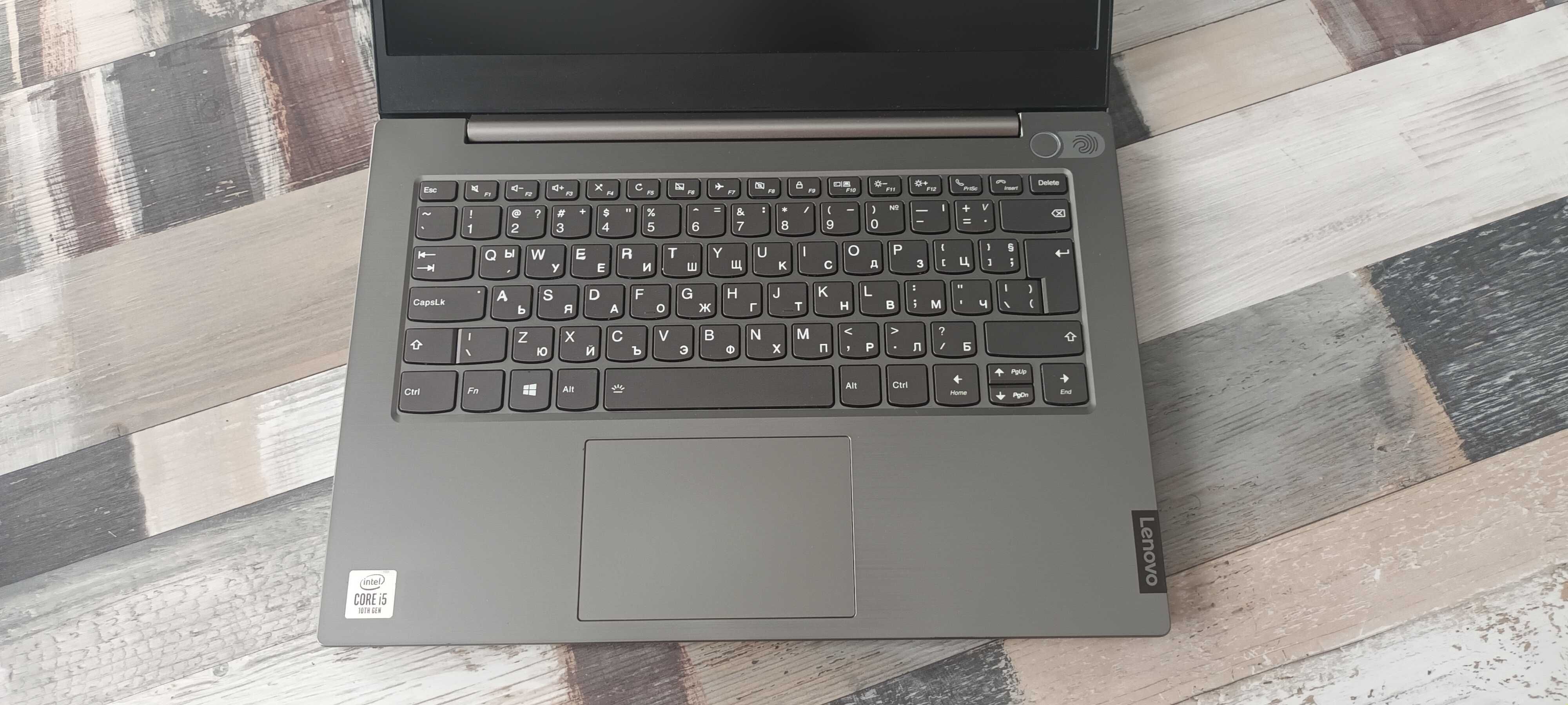 Продавам лаптоп Lenovo