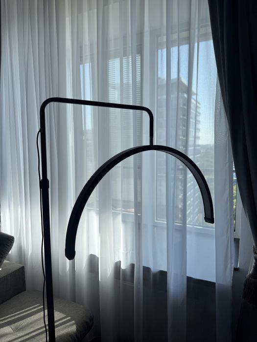 Pat extensii de gene, perna și lampă semilună.