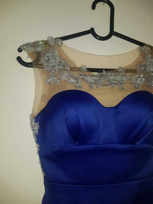 Официална рокля в турско син цвят,гол гръб,кристали ръчно изработена