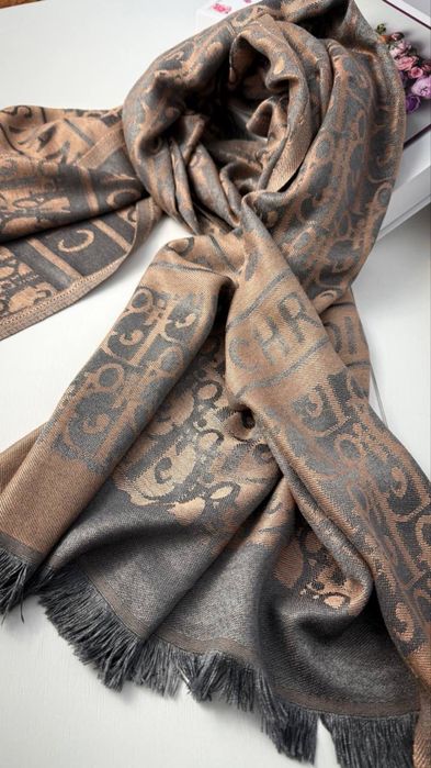 Stoc esarfa - mai multe modele în privat