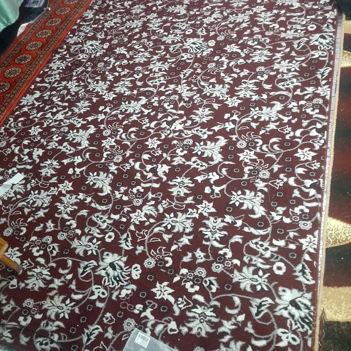 Гилам ковёр сотилади