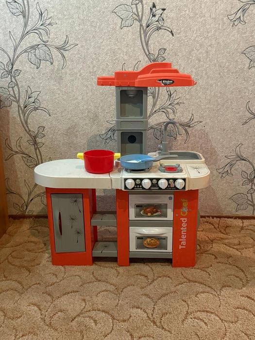 Кухня детская, аккуратная и компактная