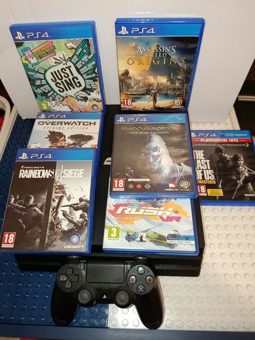 Playstation 4 PRO 4K Sshd 1TB  + 7 jocuri + 1 controller PS4 PRO