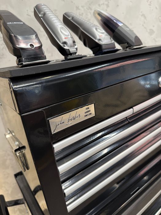 John barber and sons//Шкаф за барбър, фризьор или татуист