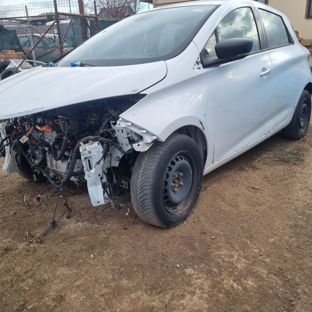 Renault zoe electric avariat