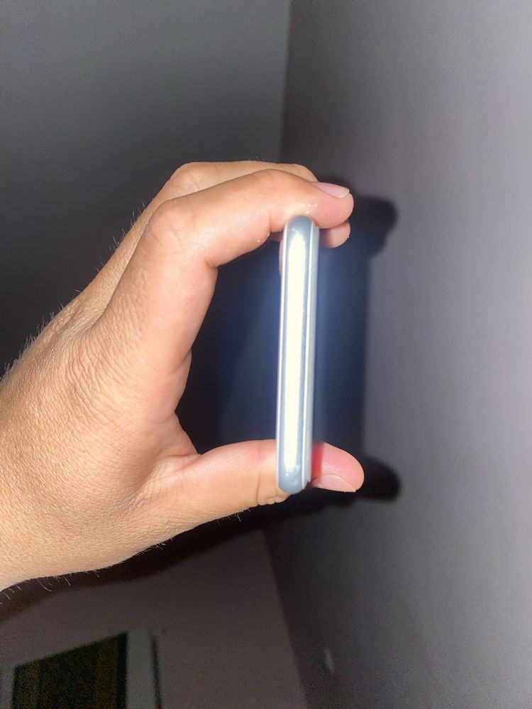 Iphone 8 sotladi