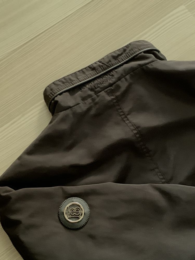 Леко яке Burberry