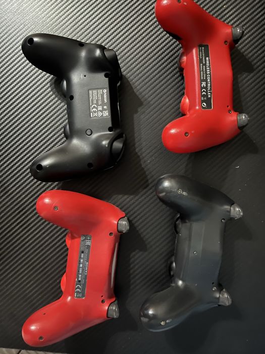 4 controllere PS4 – toate funcționale – 380 lei pentru toate