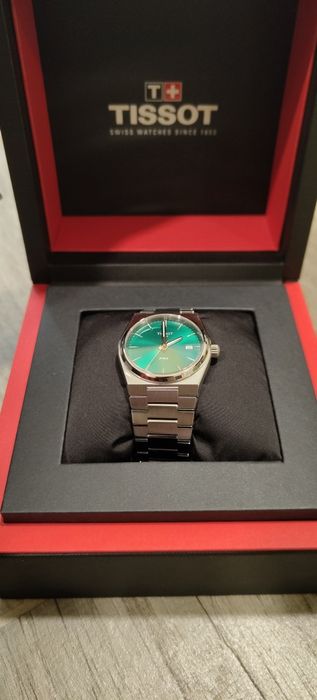 Tissot чисто нов дамски часовник