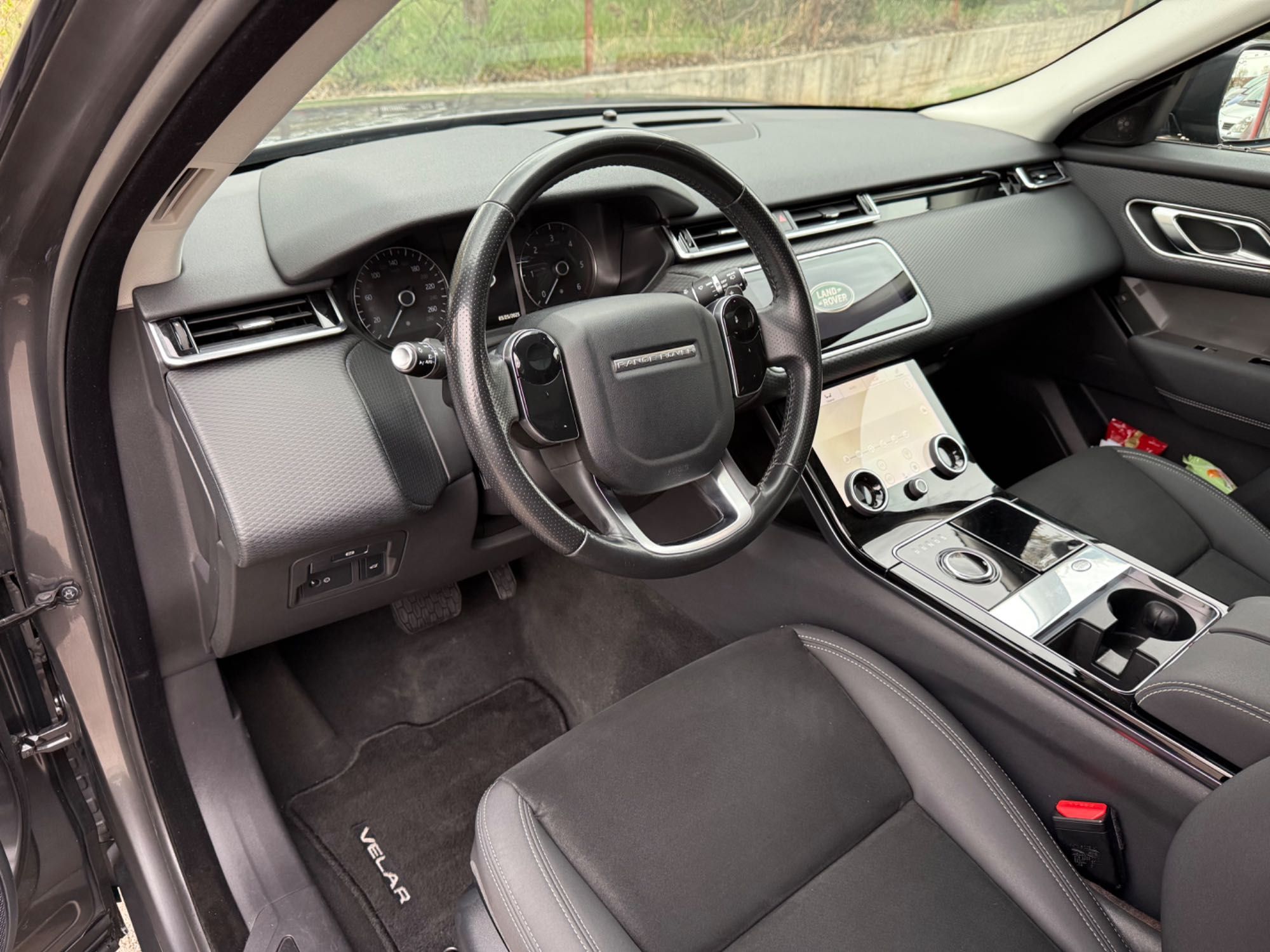 Land Rover Range Rover Velar 2.0(180кс)AWD/Automatic/MERIDIAN/Панорама