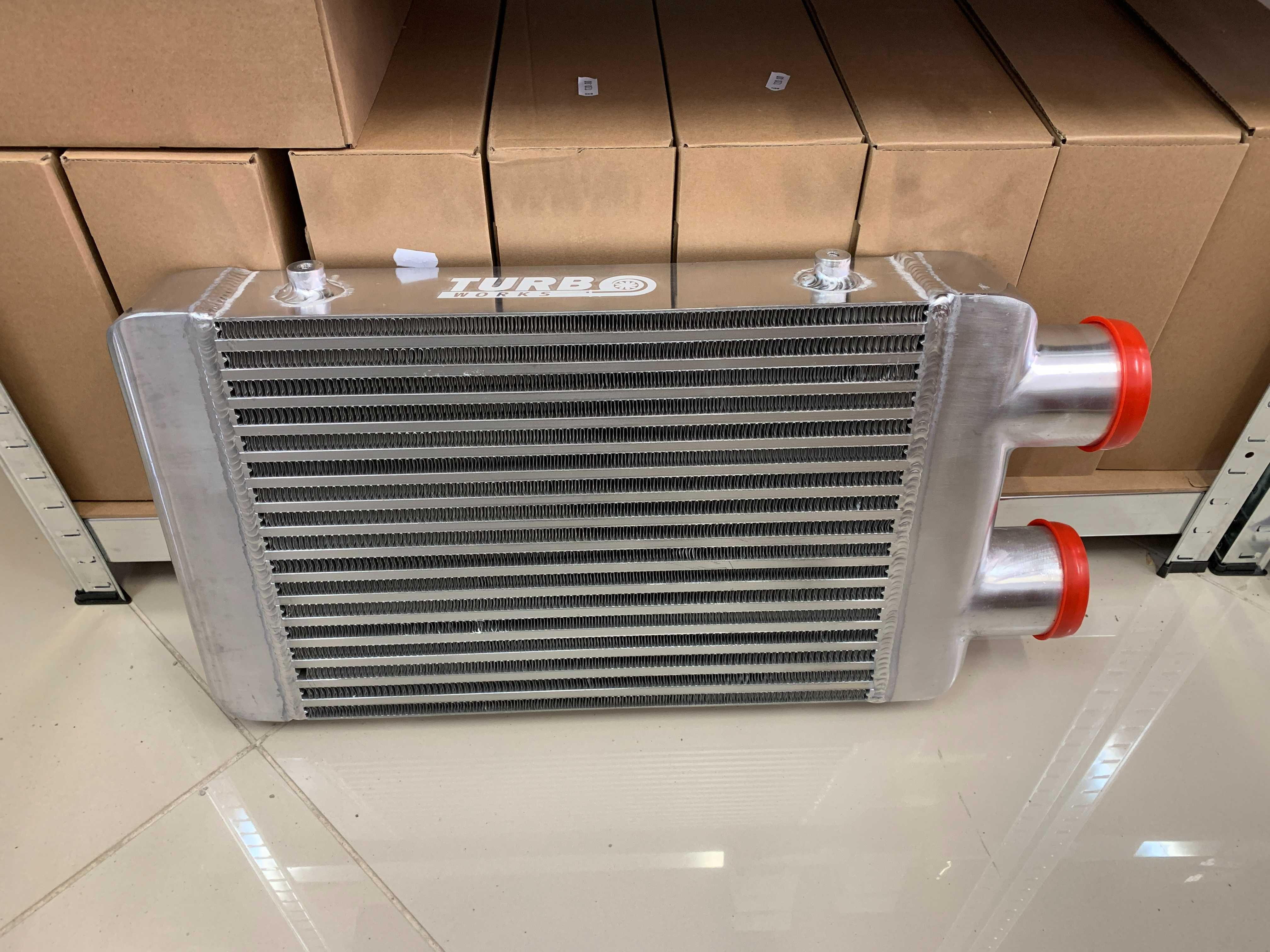 TurboWorks универсален интеркулер Intercooler 400x300x76 едностранен