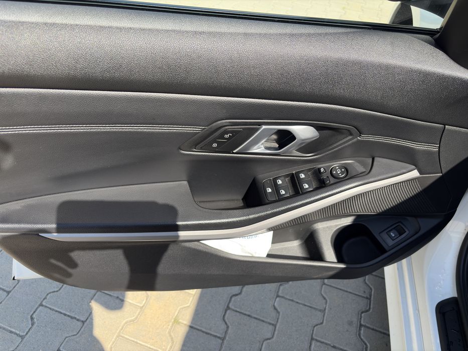 BMW Seria 3 G21 318d