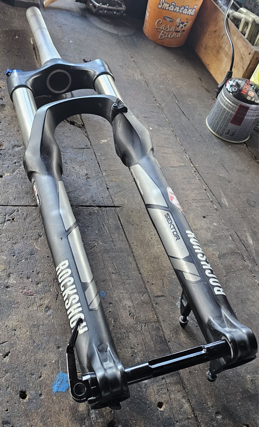 Vând furca rockshox sektor silver 140mm