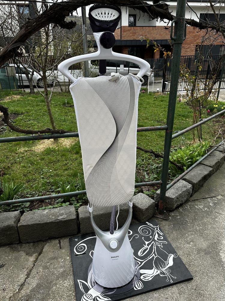 Aparat de călcat vertical Phillips Comfort Touch 2000W