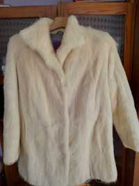 Бяло  кожено палто от норка