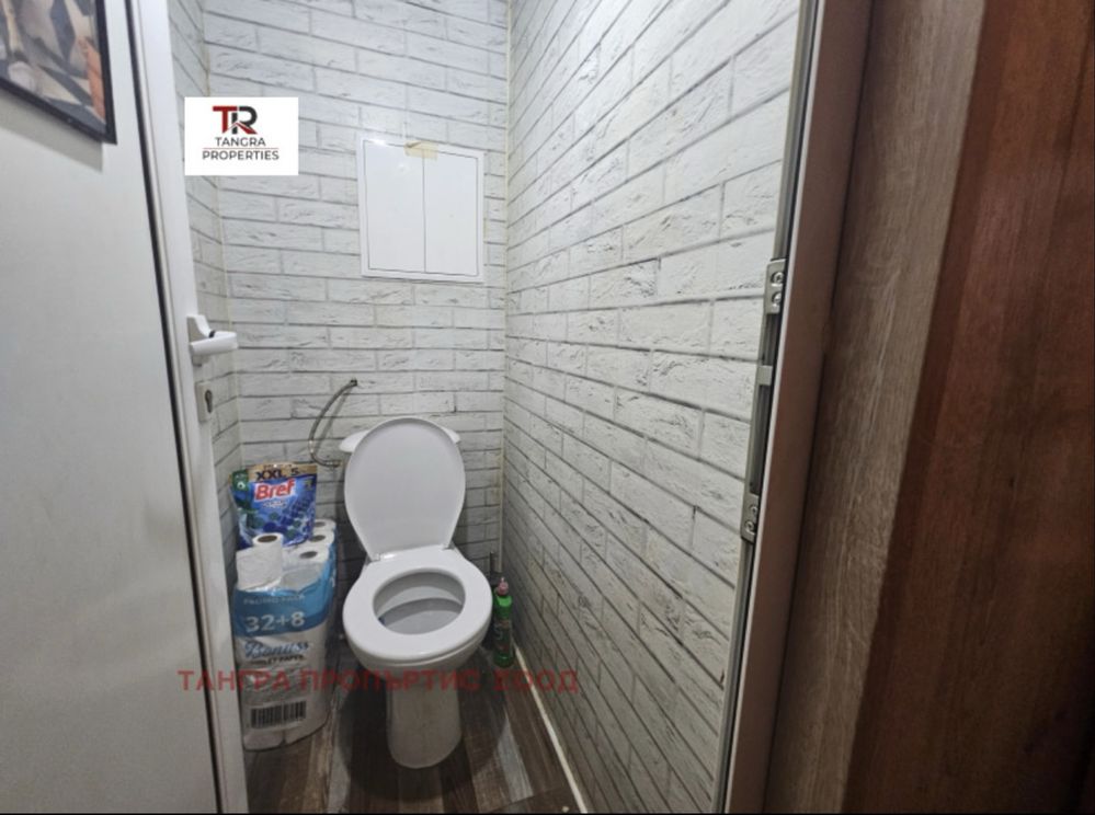 Продавам двустаен Радомир