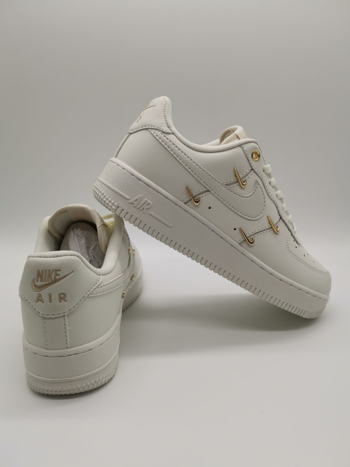Nike Air Force 1 07 LX