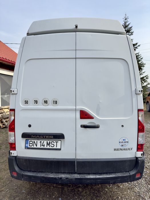 Inchiriez dubita Renault Master 2014