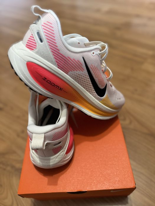 Маратонки за тичане Nike Vomero 18