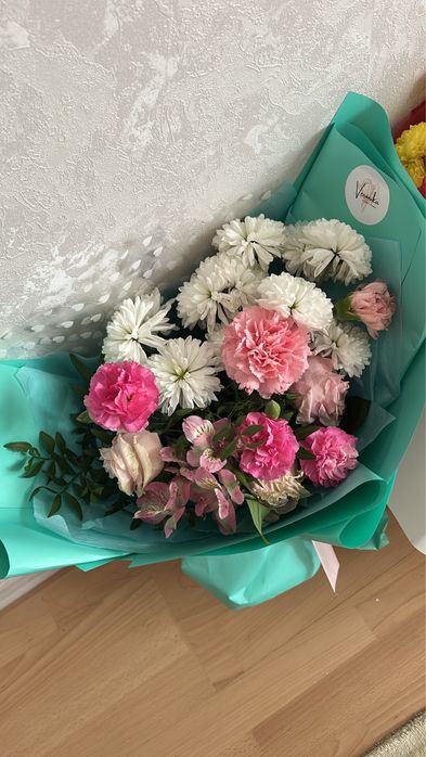 продам букет цветов свежиеее