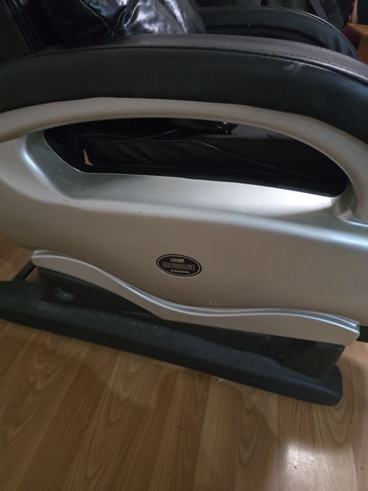 Масажен стол черен