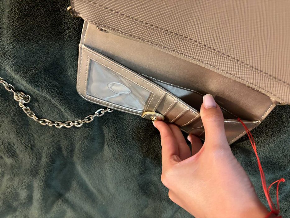 Малка чанта Guess