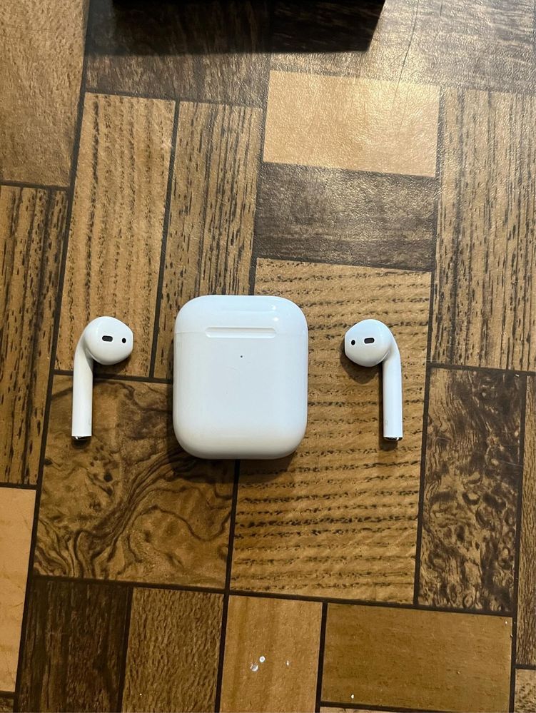 Apple AirPods 2