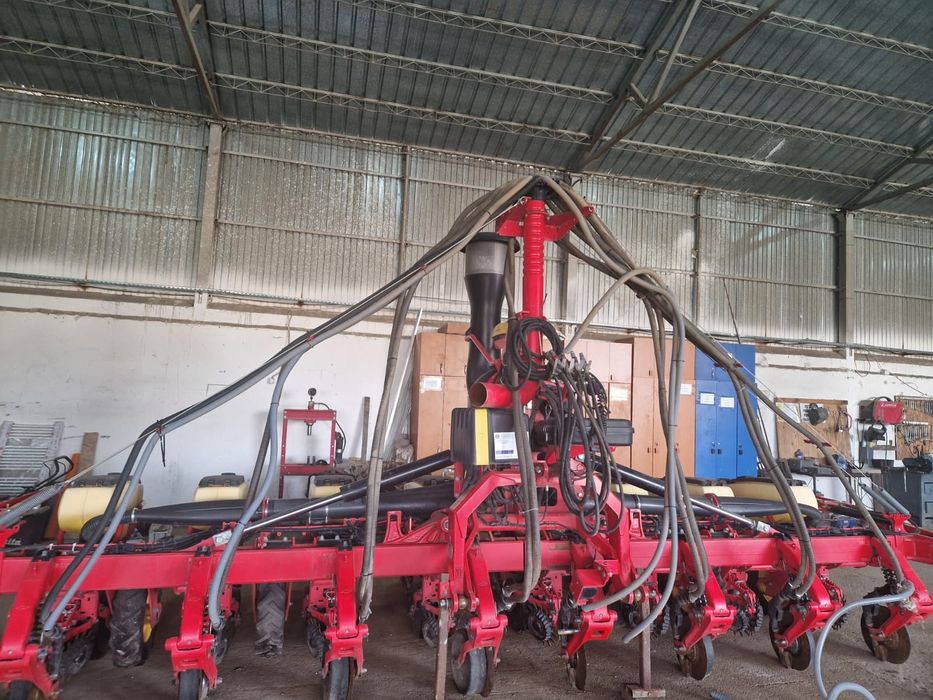 Semănătoare prășitoare VADERSTAD TEMPO V8