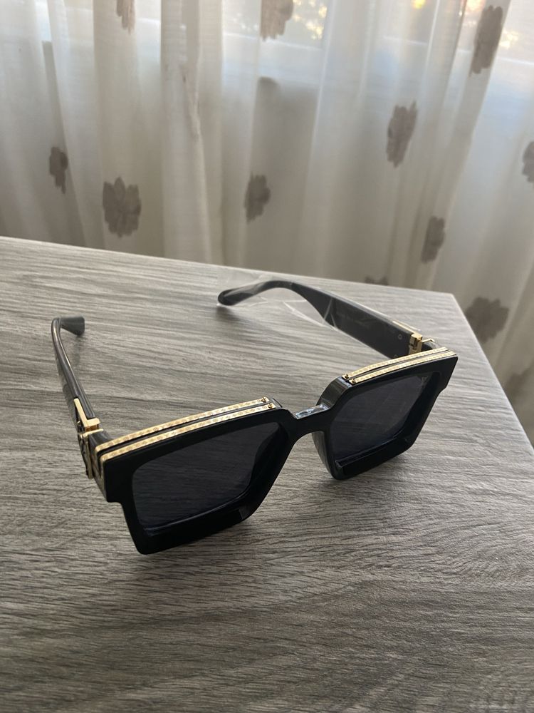 ochelari lousi vuitton