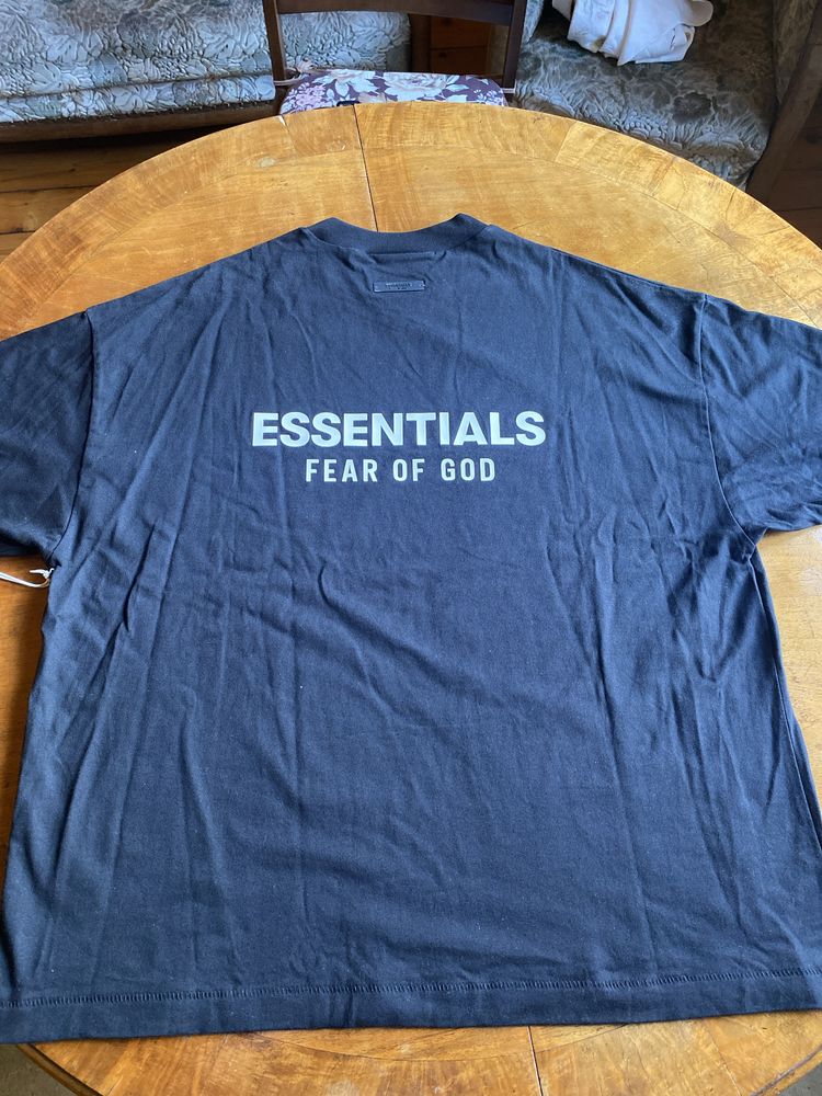 Тениска Fear of God Essentials