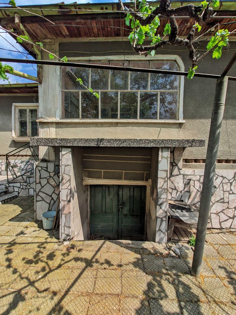 Продава се Къща в Съединение - 1250 кв.м за 46 €/кв.м - Снимка #13