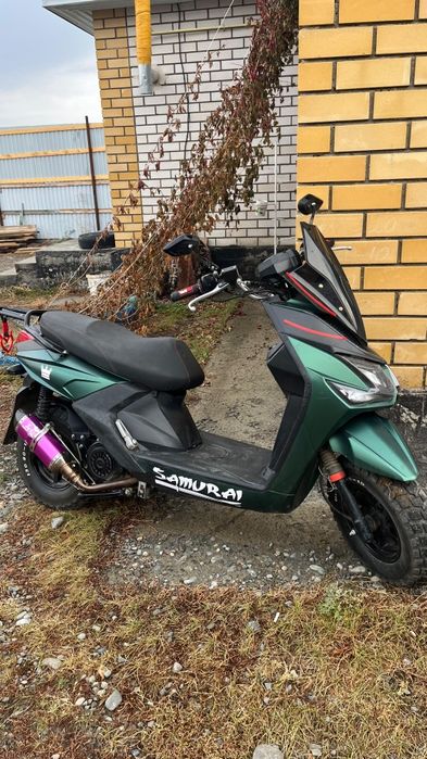 На продаже самурай