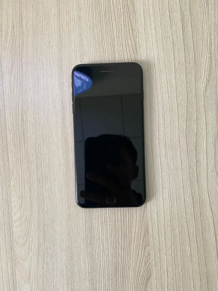 Продам айфон 7 плюс