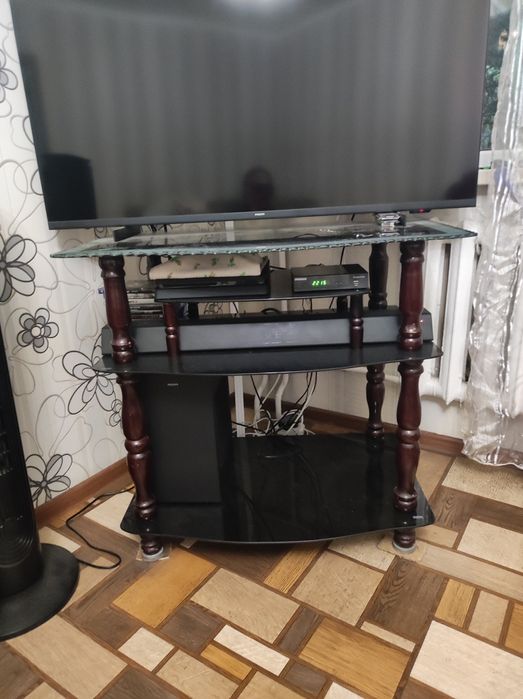 Продам стеклянный столик
