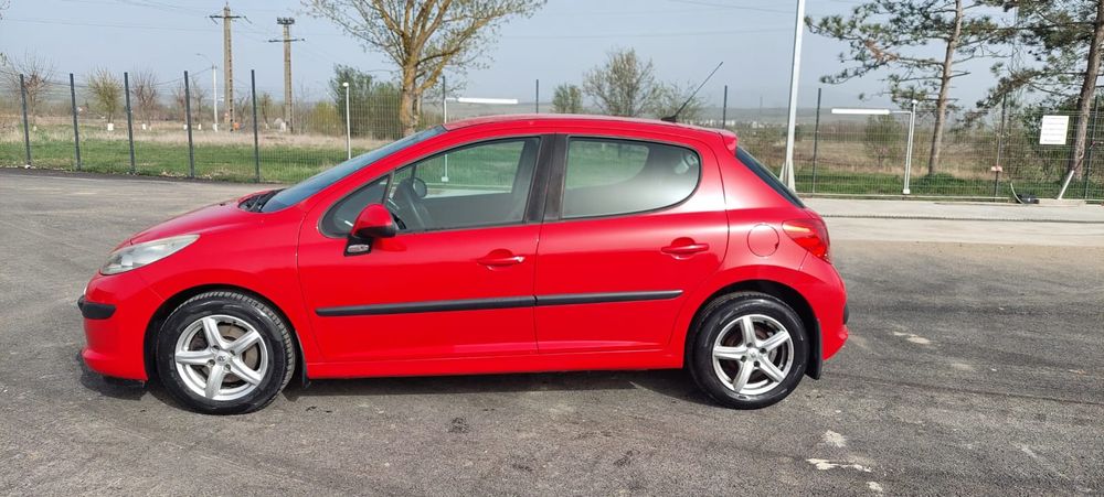 Vând Peugeot 207