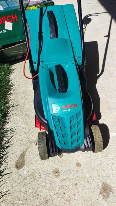 Mașină de tuns iarba Bosch Rotak