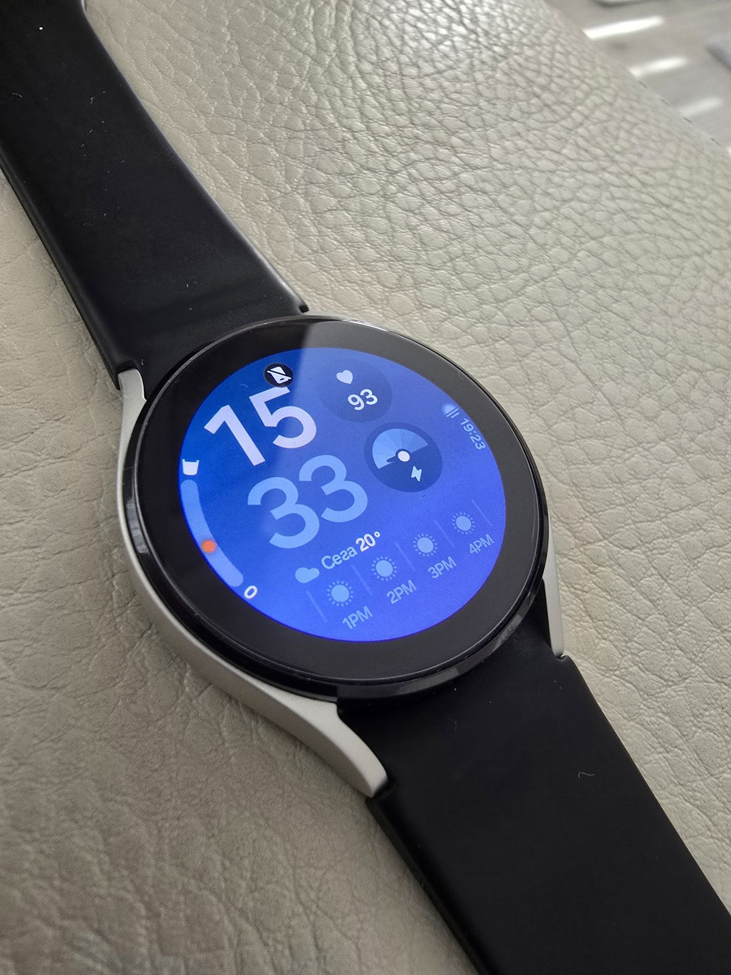 Смарт часовник Samsung Watch 4