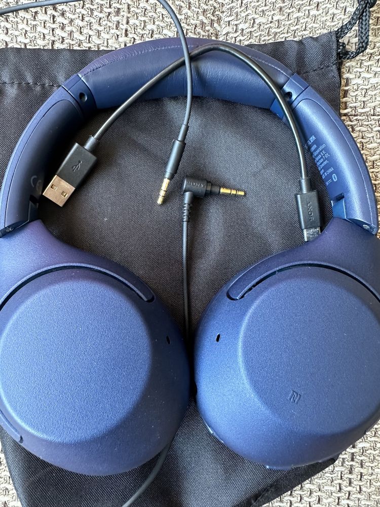 Sony WH-XB900N active noise canceling