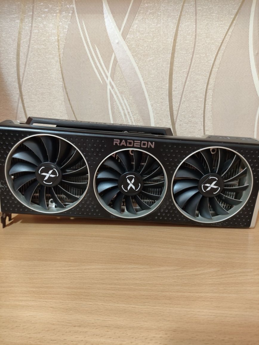 Продам видеокарту XFX RX 6800 MERC 319