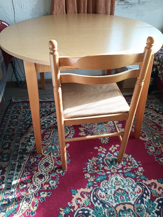 Кръгла маса, разтегателна