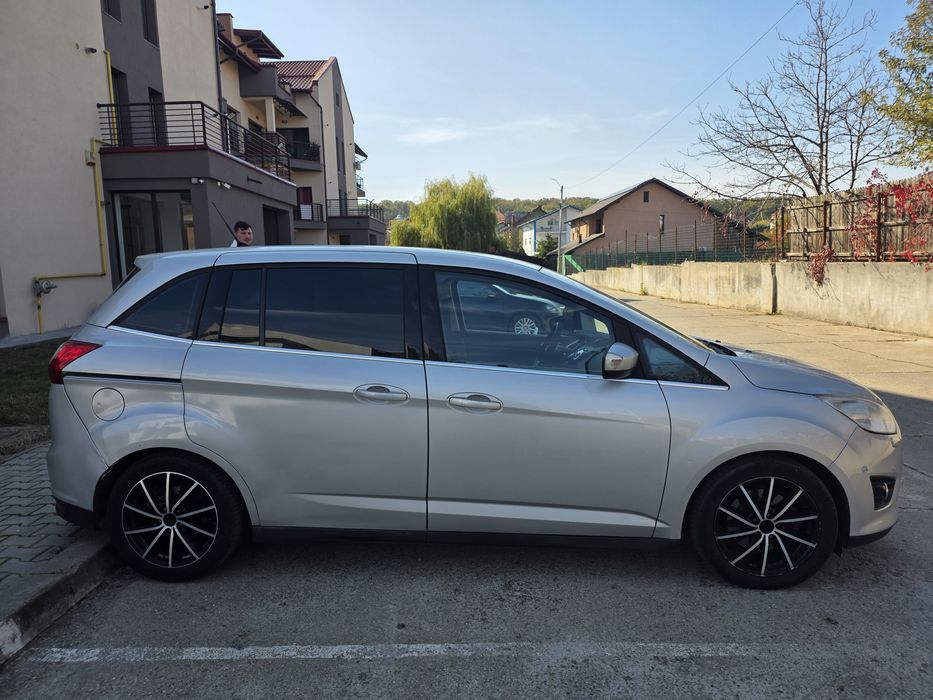 Vand sau Schimb Ford Gand C Max 2014